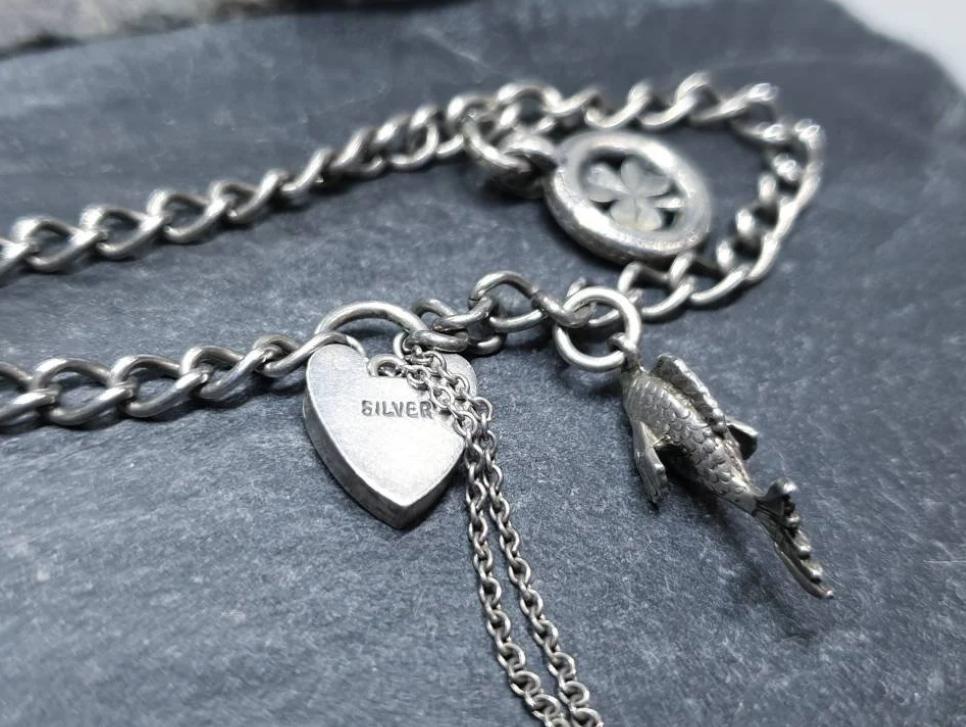 Vintage Sterling SILVER CHARM BRACELET with 2 Charms shamrock - 10.6g