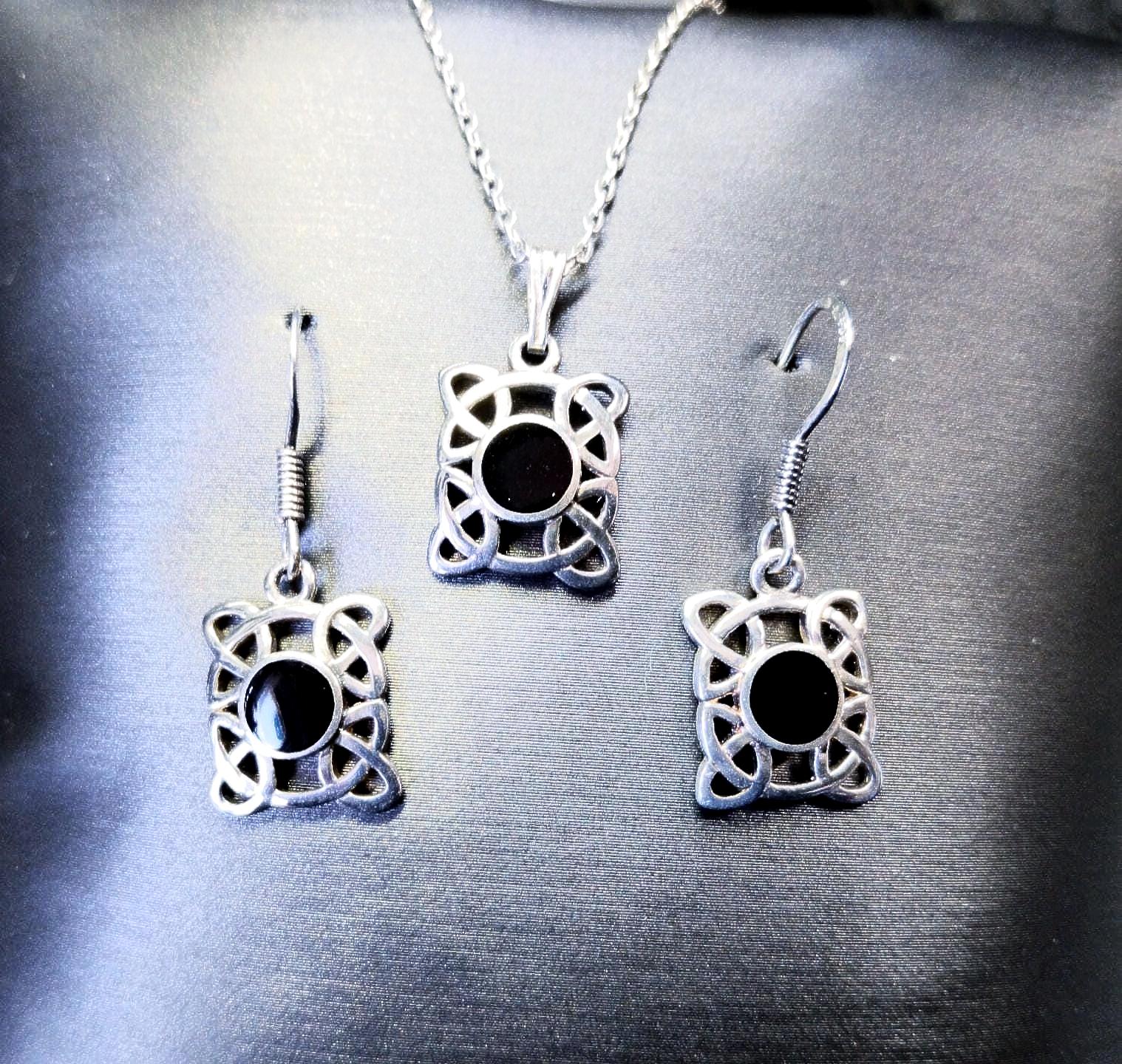 SILVER & ONYX Necklace and Matching Earrings Gift Set - Celtic Knot - 6.1g