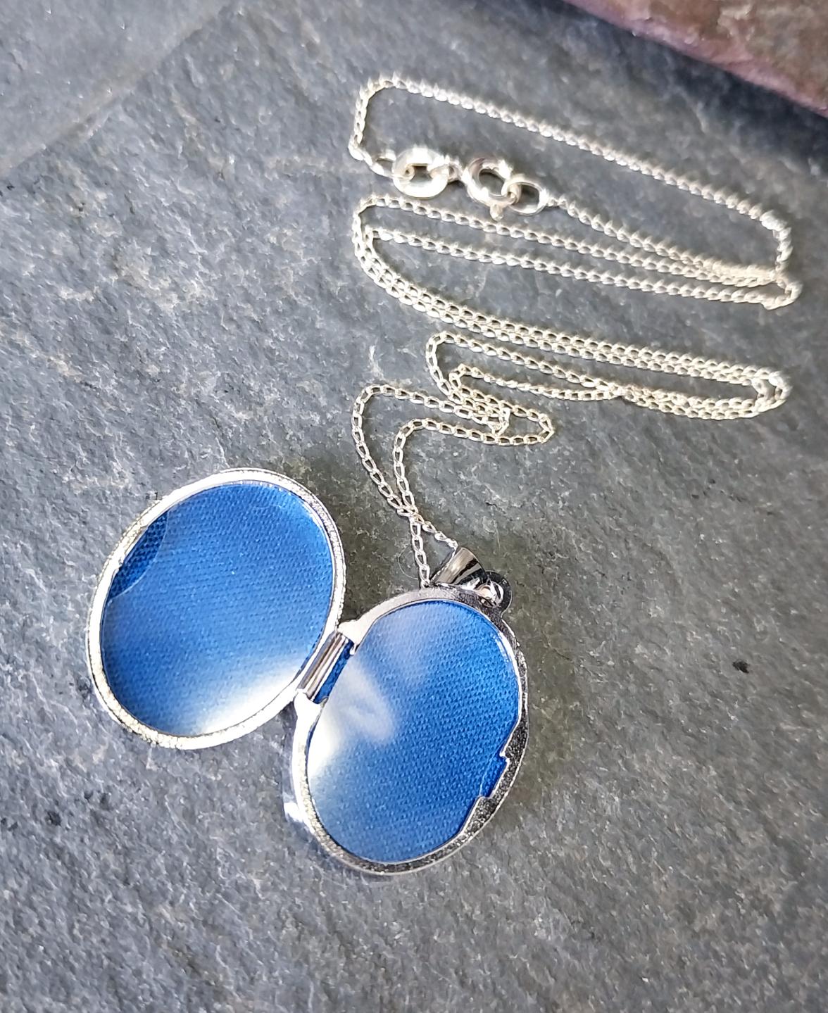 Vintage Tree of Life LOCKET - Sterling Silver with 16" Chain - 2.9g