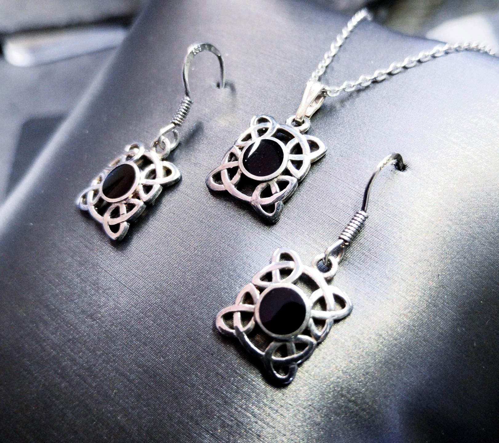SILVER & ONYX Necklace and Matching Earrings Gift Set - Celtic Knot - 6.1g
