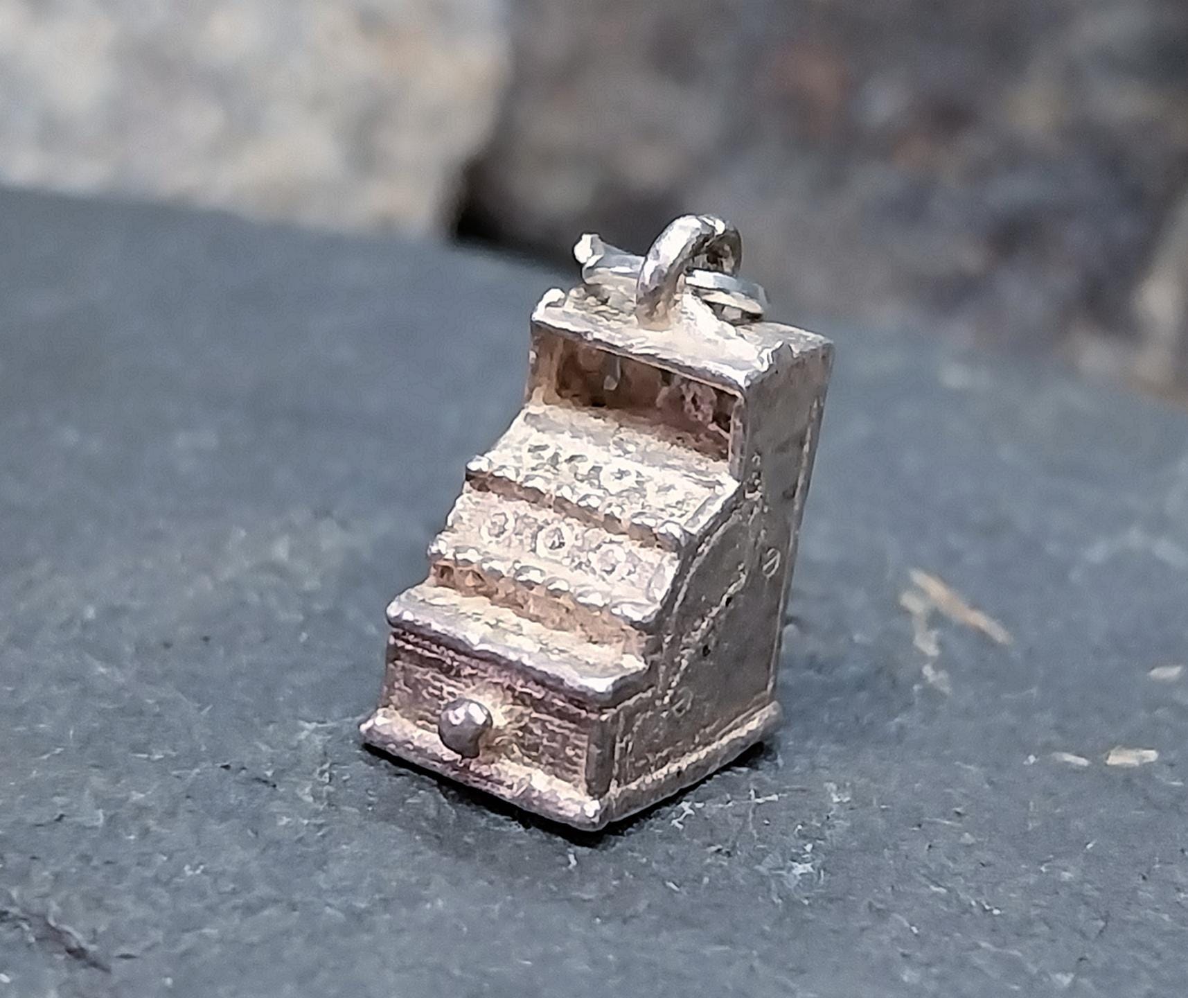 Till Charm Old fashioned Shopkeeper Cash Register - Bracelet - 1.8g
