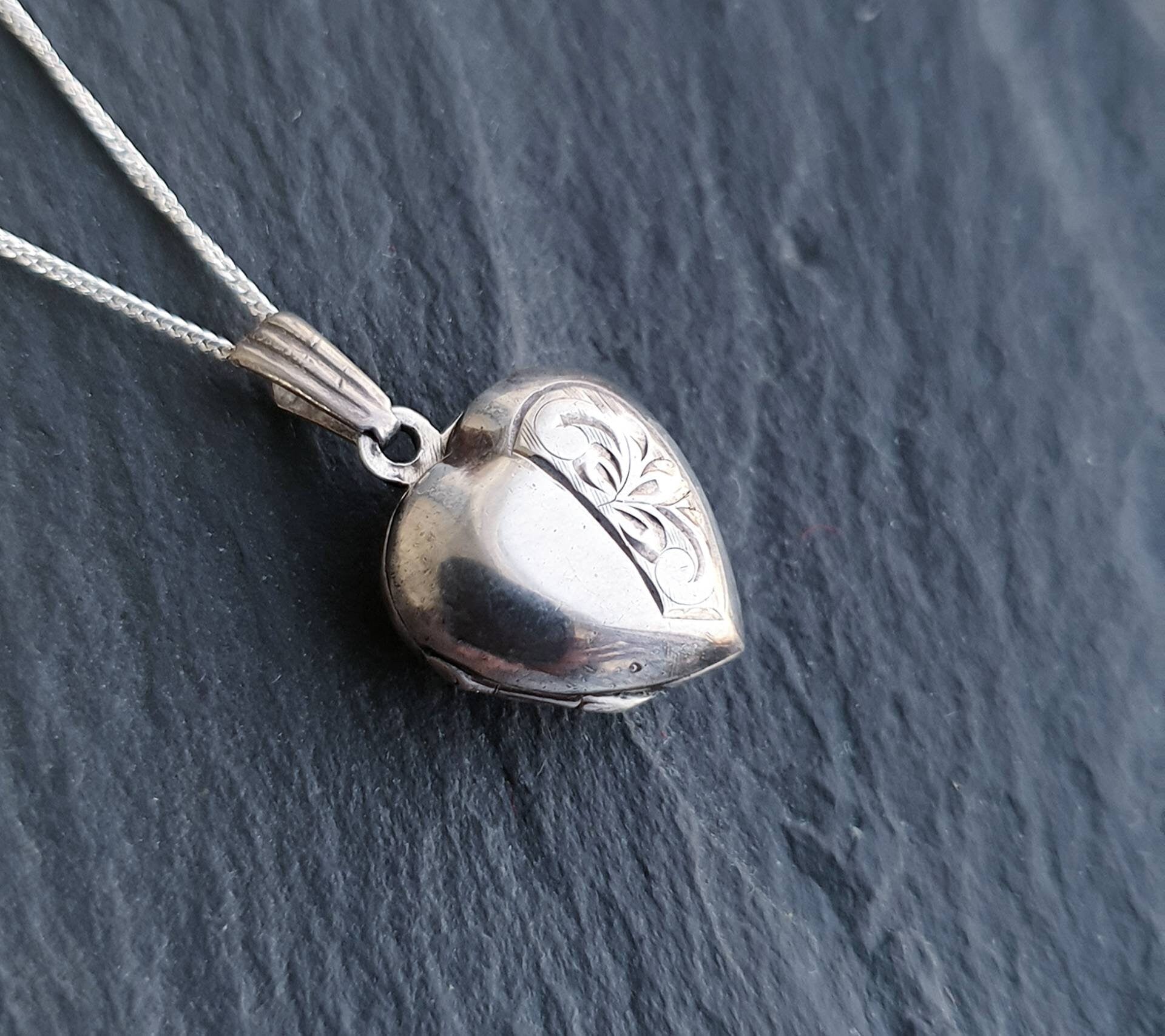 Vintage SILVER HEART Locket Necklace - Pretty Engraving circa 1979 on 18" chain - 3.1g