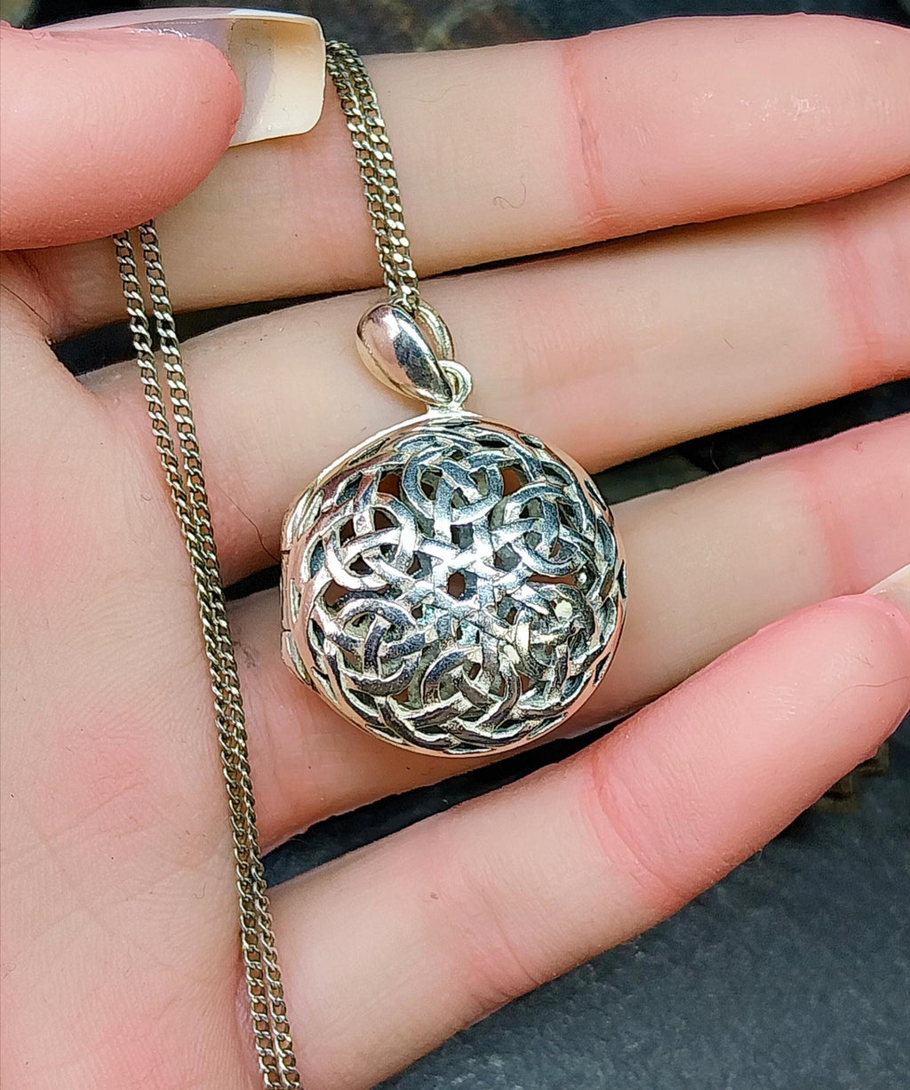 Kit Heath CELTIC Locket necklace - Sterling Silver -  on 17" Chain - 10.4g