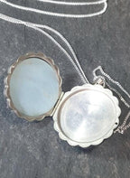 Vintage Silver Circular LOCKET Necklace with Crimped Edge on 18" Chain - 4.3g