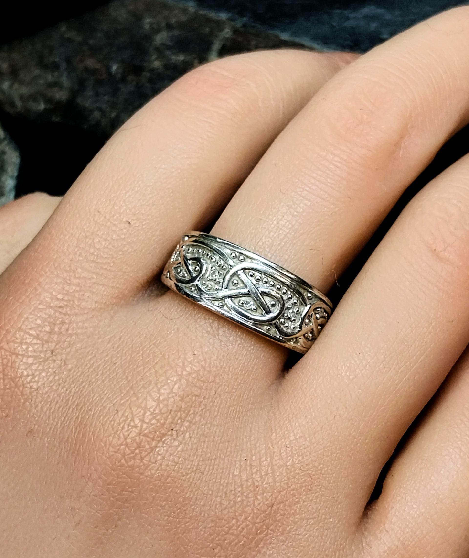 9ct GOLD CELTIC Diamond BAND Ring - Hallmarked - Size S (us 9) - 6g