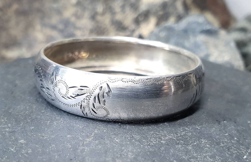 Antique BABY Silver Bangle Bracelet - Chester 1913 - 3.3g