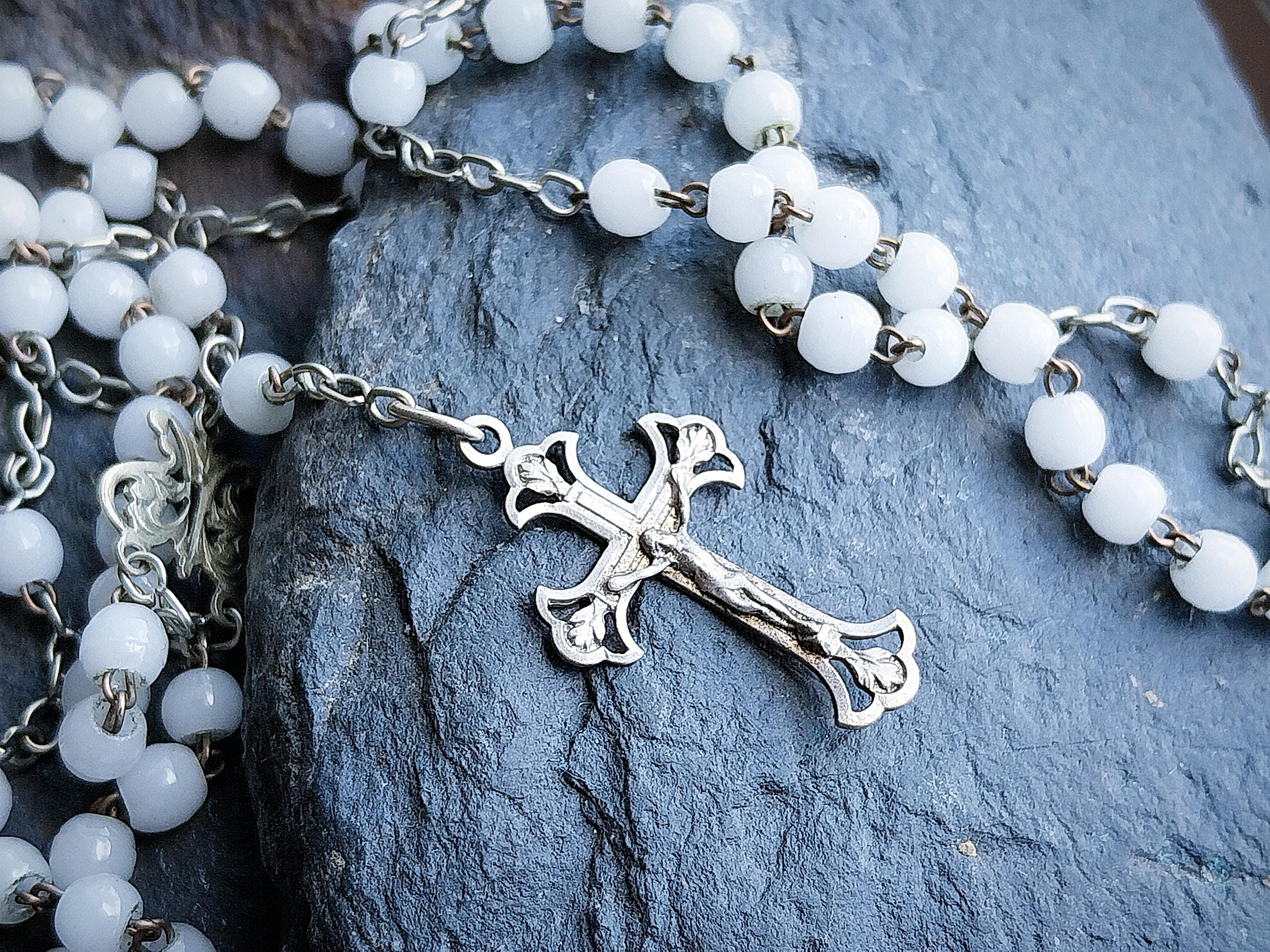 Vintage White MOP ROSARY Beads - Small Vintage Old Prayer Beads and crucifix - 15"