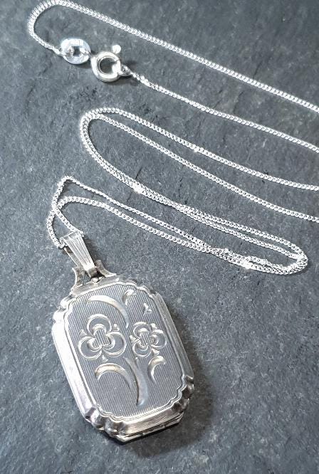 Vintage Silver OCTAGONAL LOCKET - 2 flowers  on 18" Chain - 8.7g