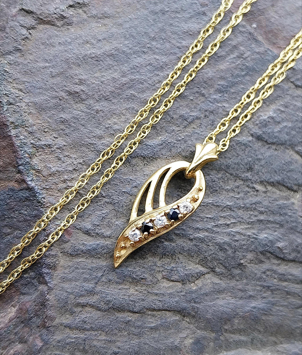 Vintage 9ct Gold Sapphire Pendant Necklace Leaf / Feather on 18" - 1.8g