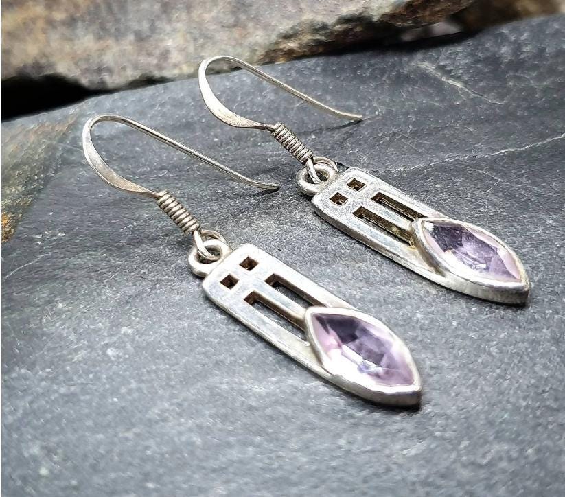 Sterling Silver Dangle Earrings - with Purple amethyst Stone - 3.5g