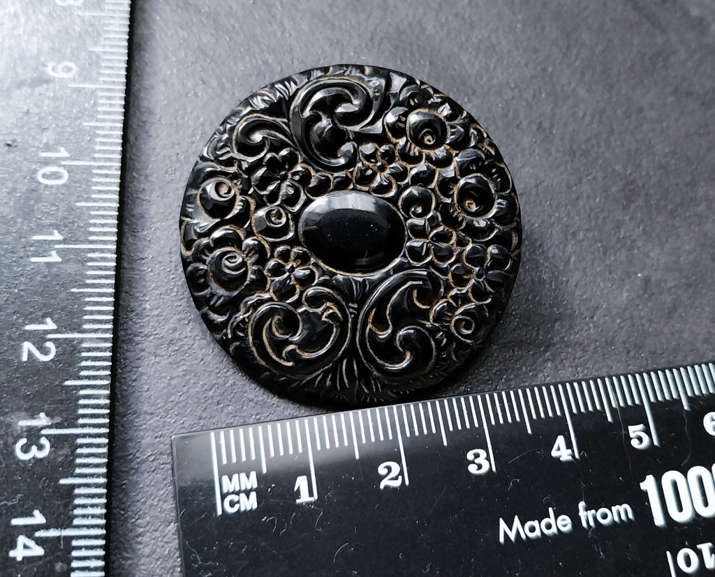 Antique Victorian Gutta Percha Brooch - Large circle Design - 6.2g