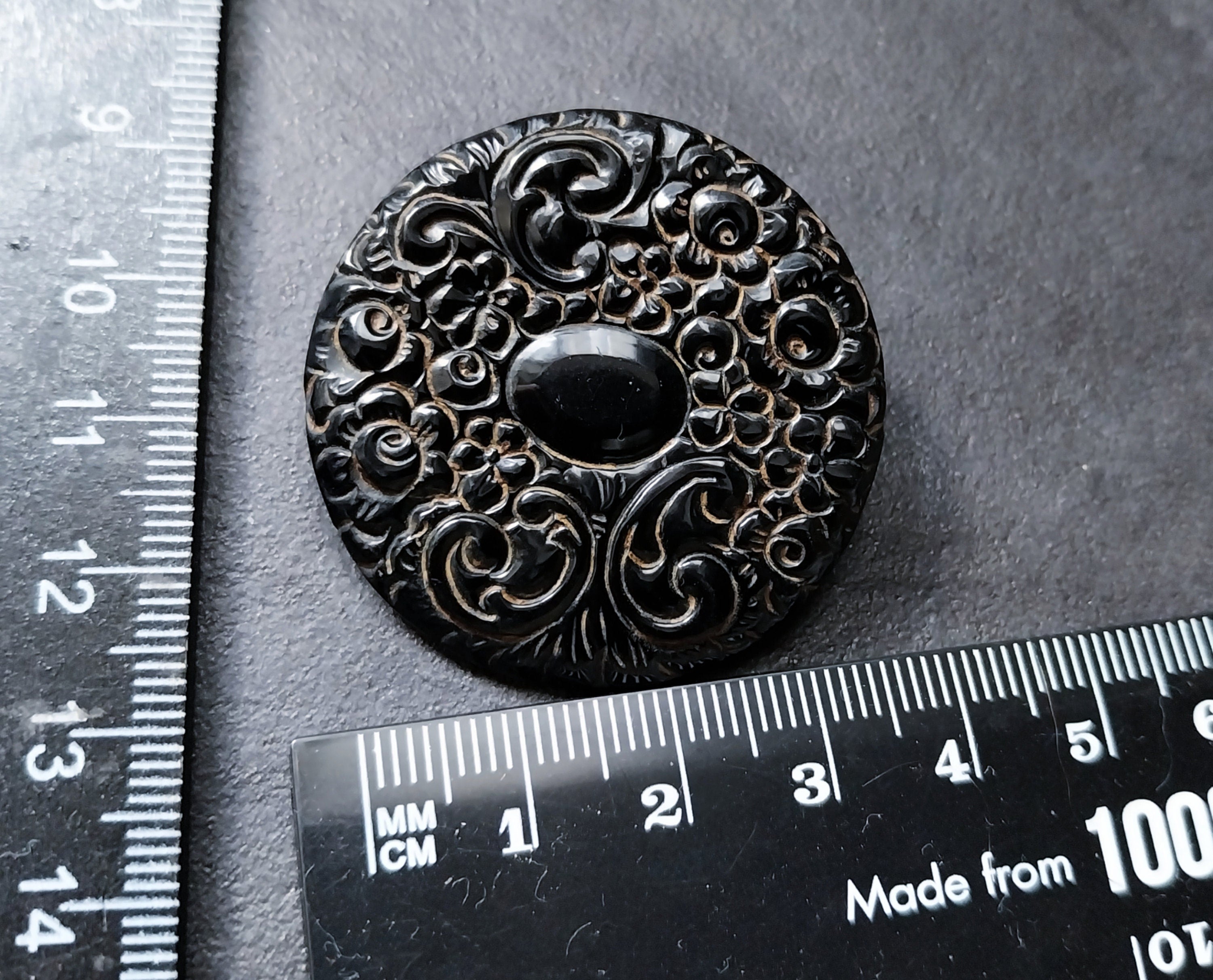 Antique Victorian Gutta Percha Brooch - Large circle Design - 6.2g