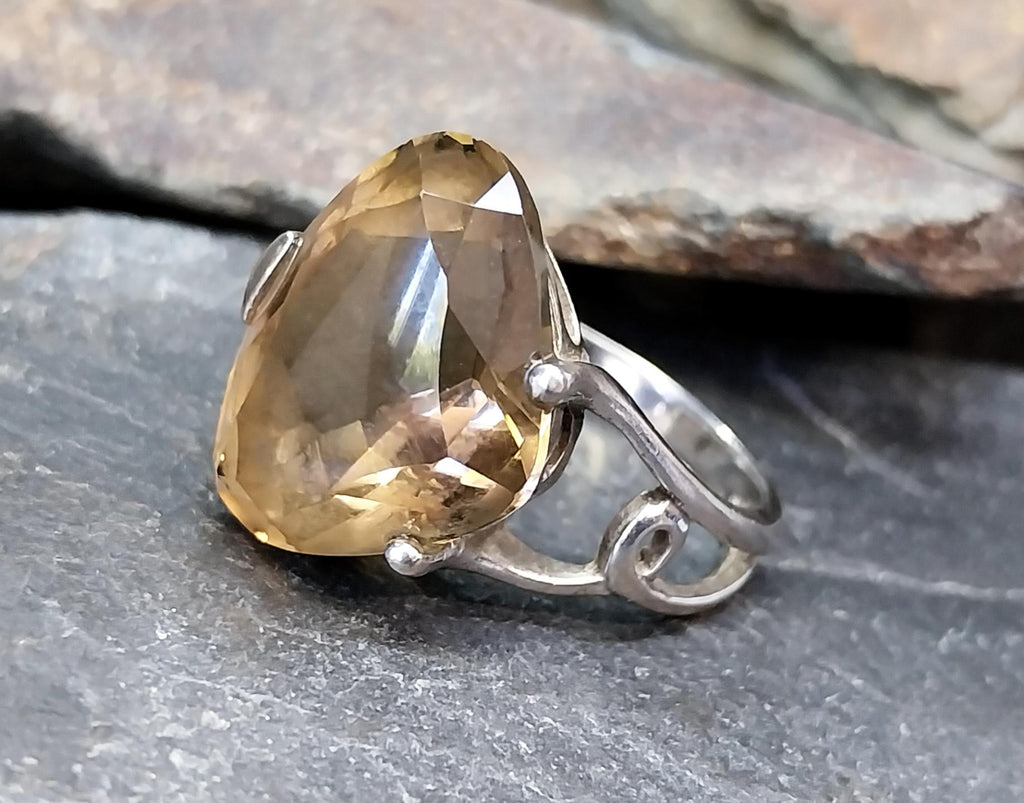 Vintage SILVER RING with Large Smoky Quartz - uk size P (us 7.5) - 5.8g