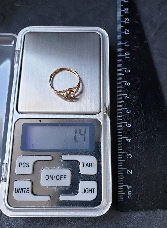 9ct GOLD Ring with Purple Lilac Amethyst  Size uk O (us 7) - 1.4g