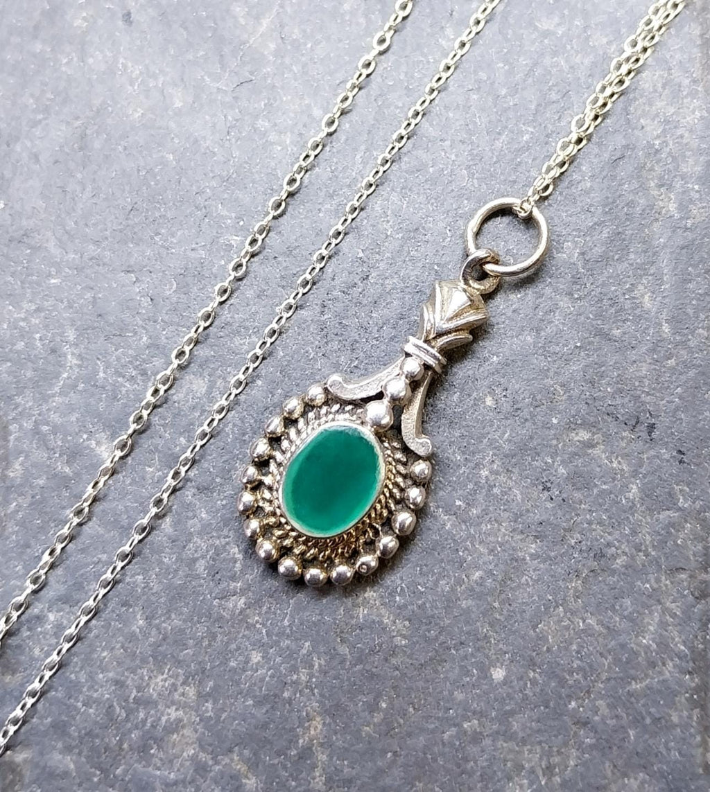 Sterling Silver Green Gemstone Necklace Pendant Drop - on 18" chain - 3.9g