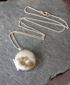 Vintage Sterling Silver Agate Circle Locket - 18" chain - 10.3g