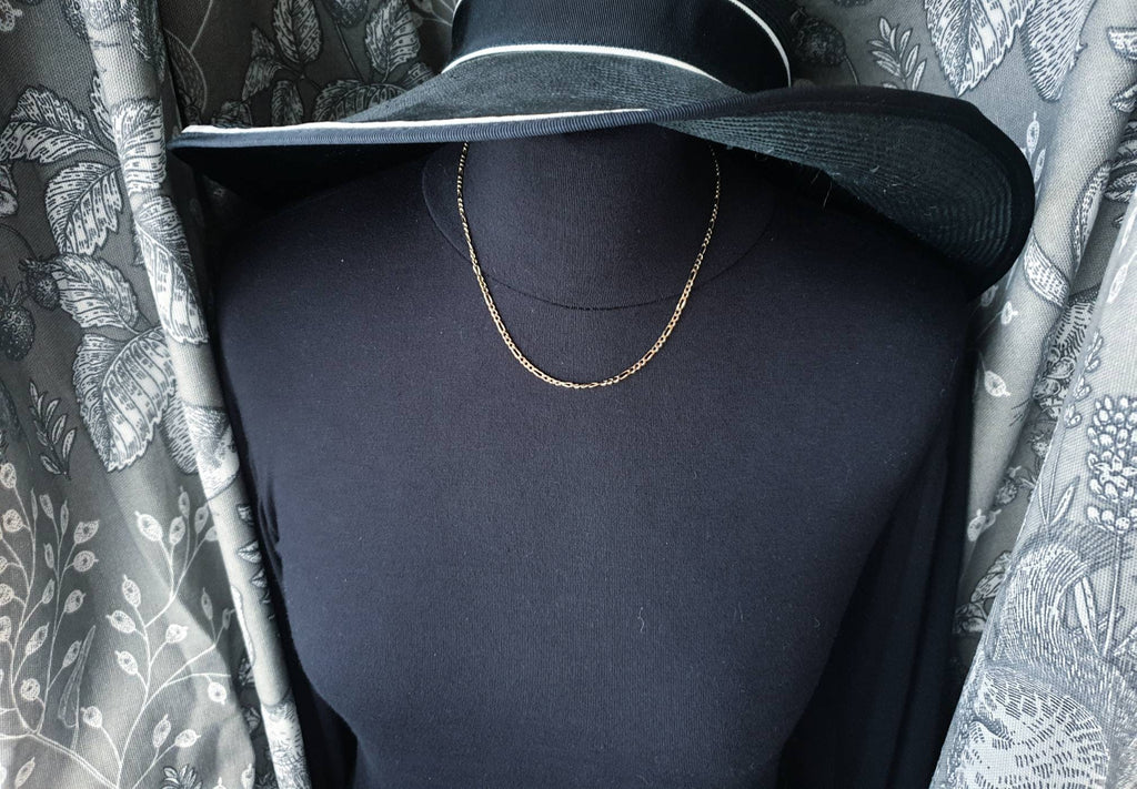 Vintage 9ct GOLD FIGARO CHAIN Necklace - 18" - 7g