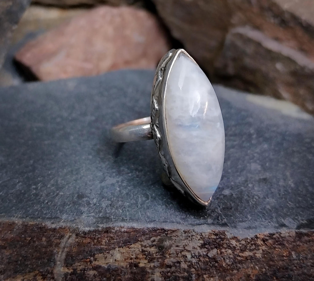 Vintage SILVER MOONSTONE RING - Ethereal - uk size Q (8) - 6.5g