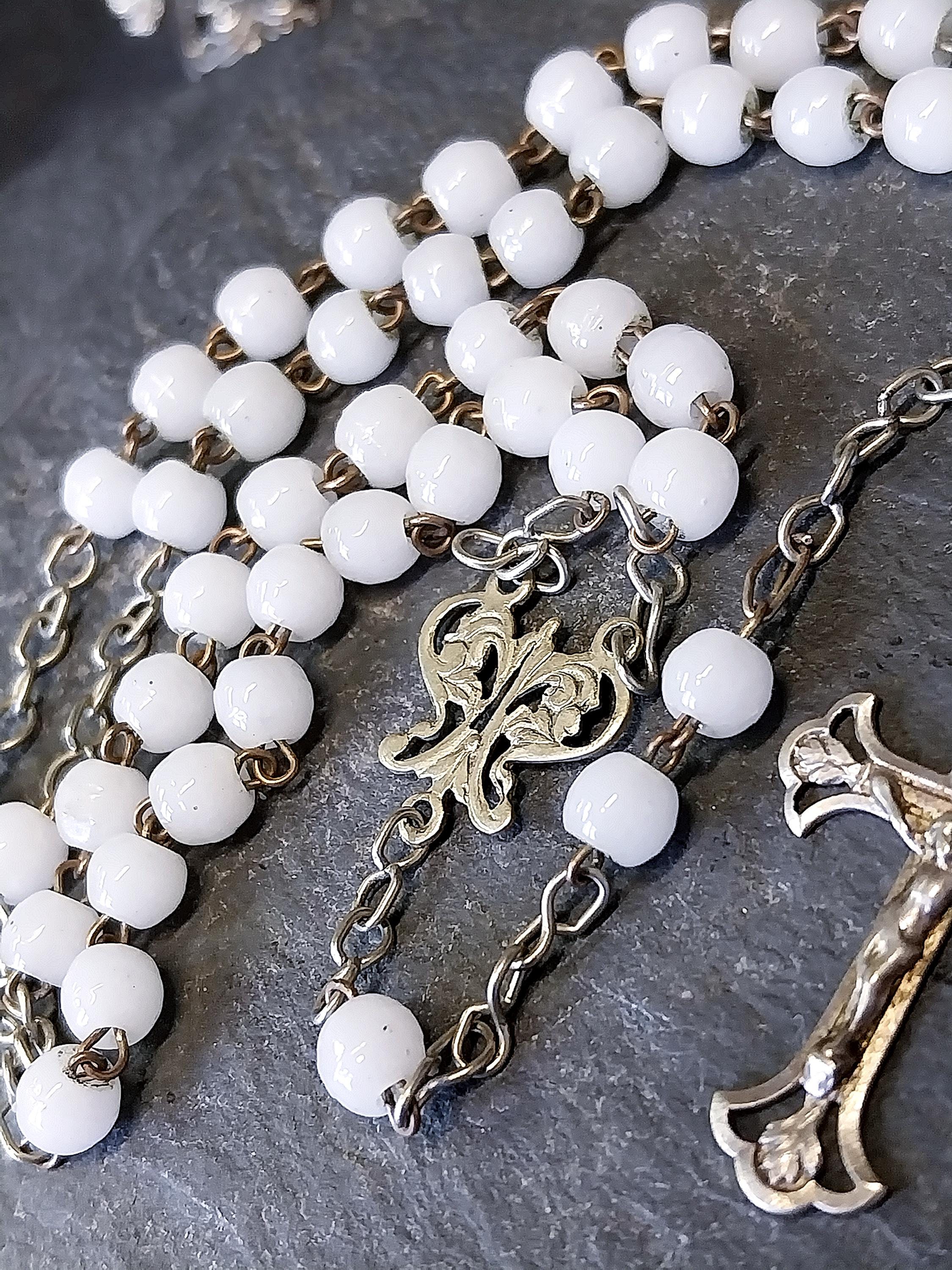 Vintage White MOP ROSARY Beads - Small Vintage Old Prayer Beads and crucifix - 15"