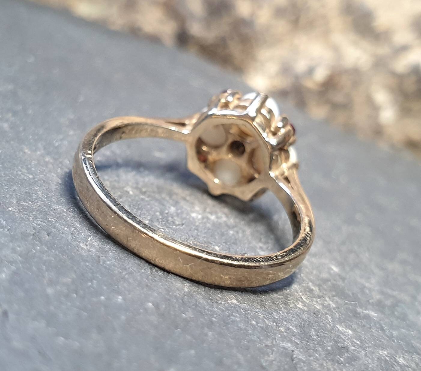 9ct GOLD Fire Opal & Garnet Ring - Size uk O (us 7) - Hallmarked - 2.6g