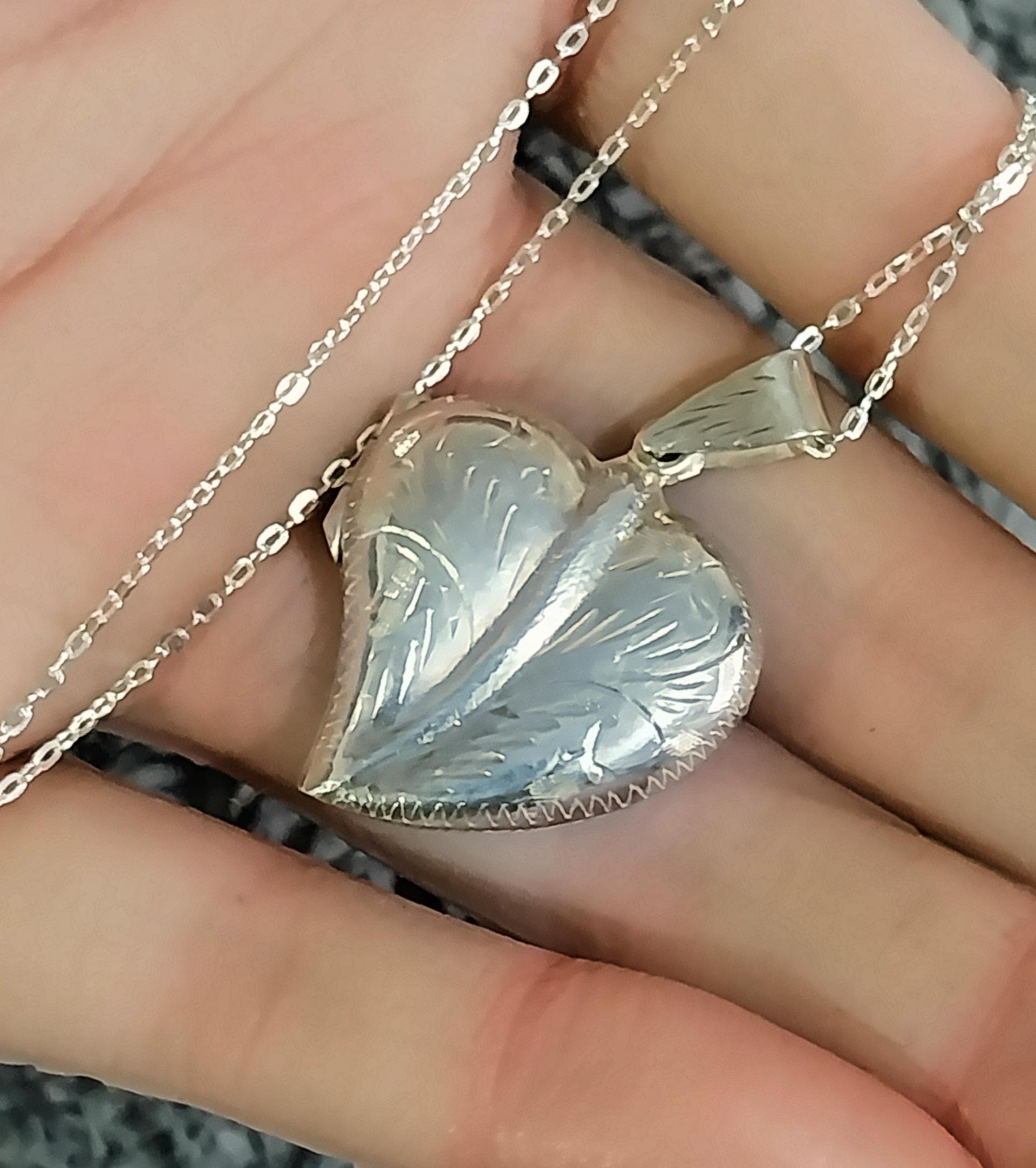 Sterling Silver HEART LEAF Locket Necklace on 18" chain - 6.3g