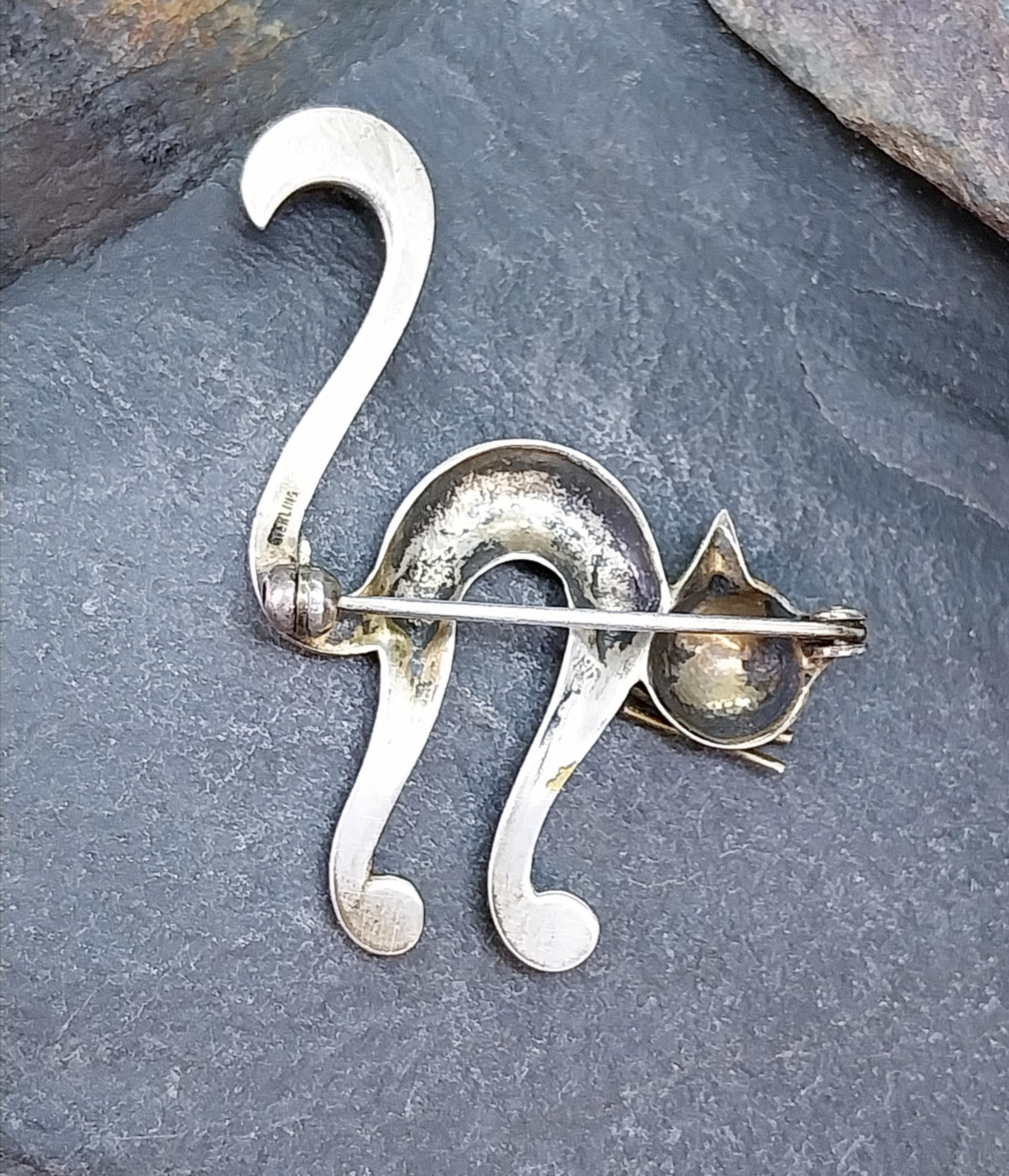 Vintage CAT BROOCH Coloured Glass - Sterling Silver with Marcasites - 5.3g