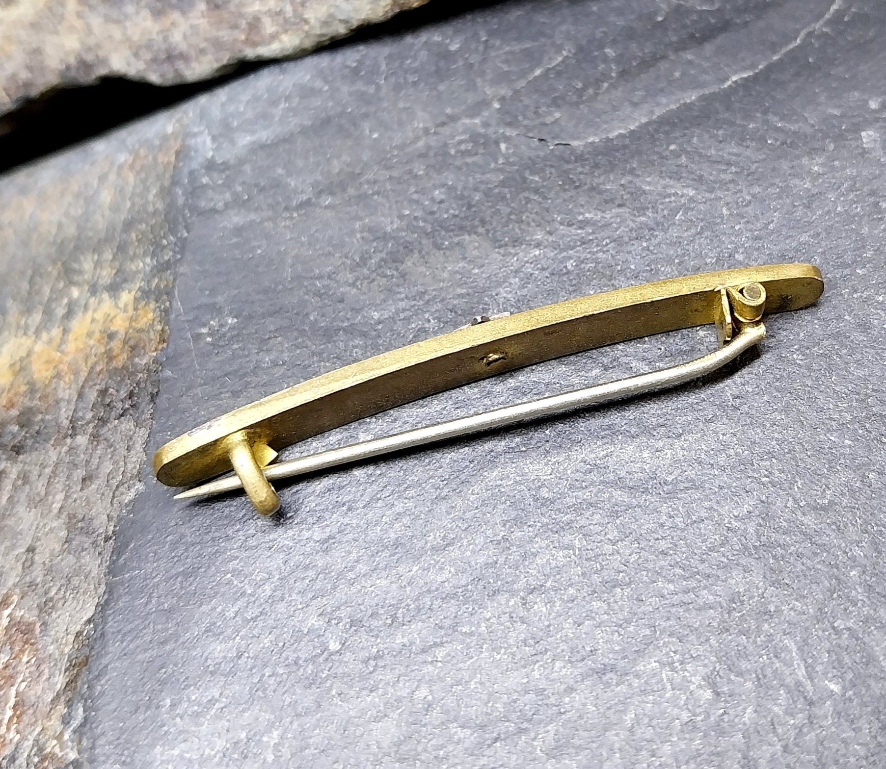 Victorian FRENCH JET BROOCH - with Star and seed pearl - 3.7g