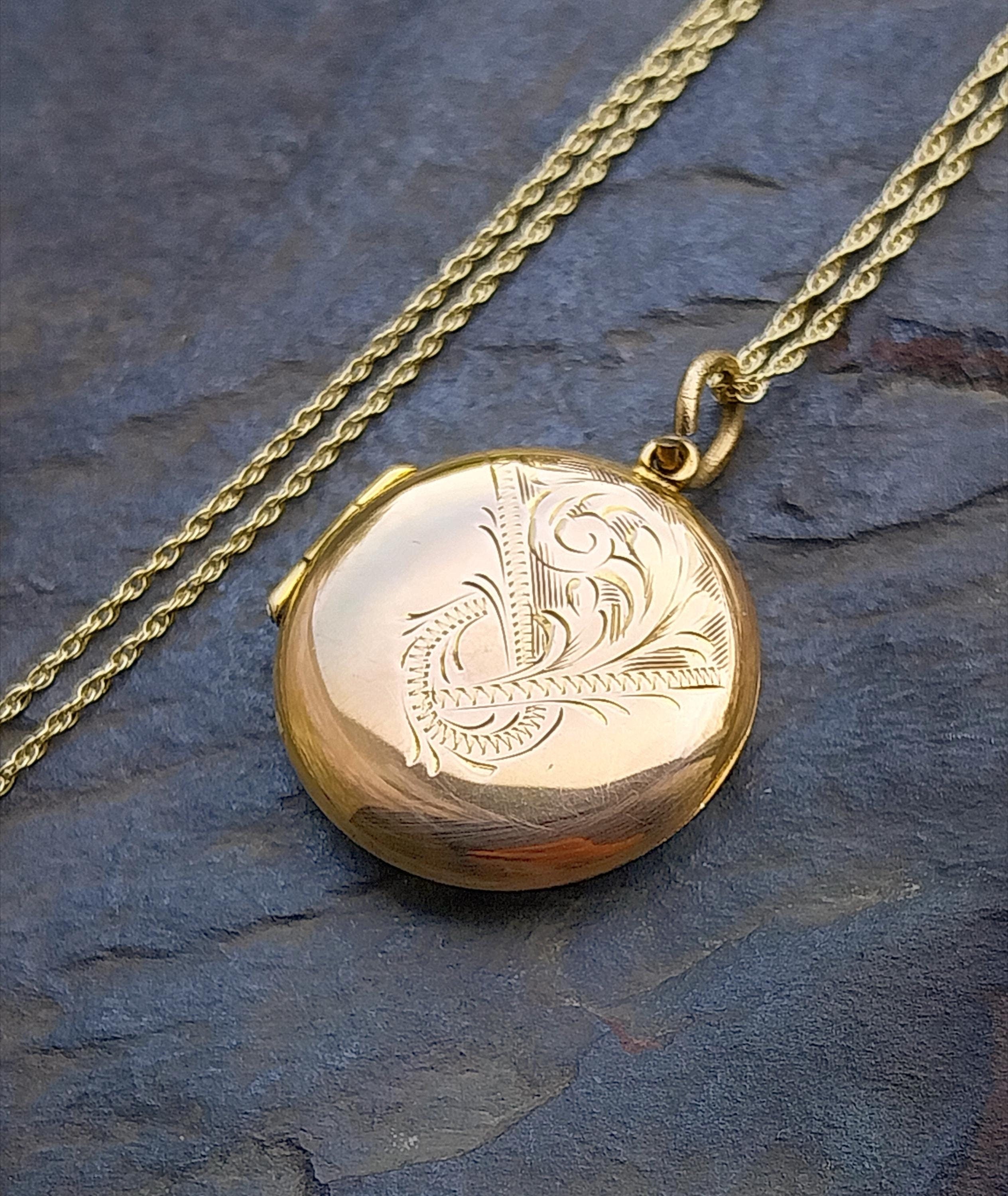 9ct GOLD Circle LOCKET - Chester c 1954 with 18" Chain - 2.5g