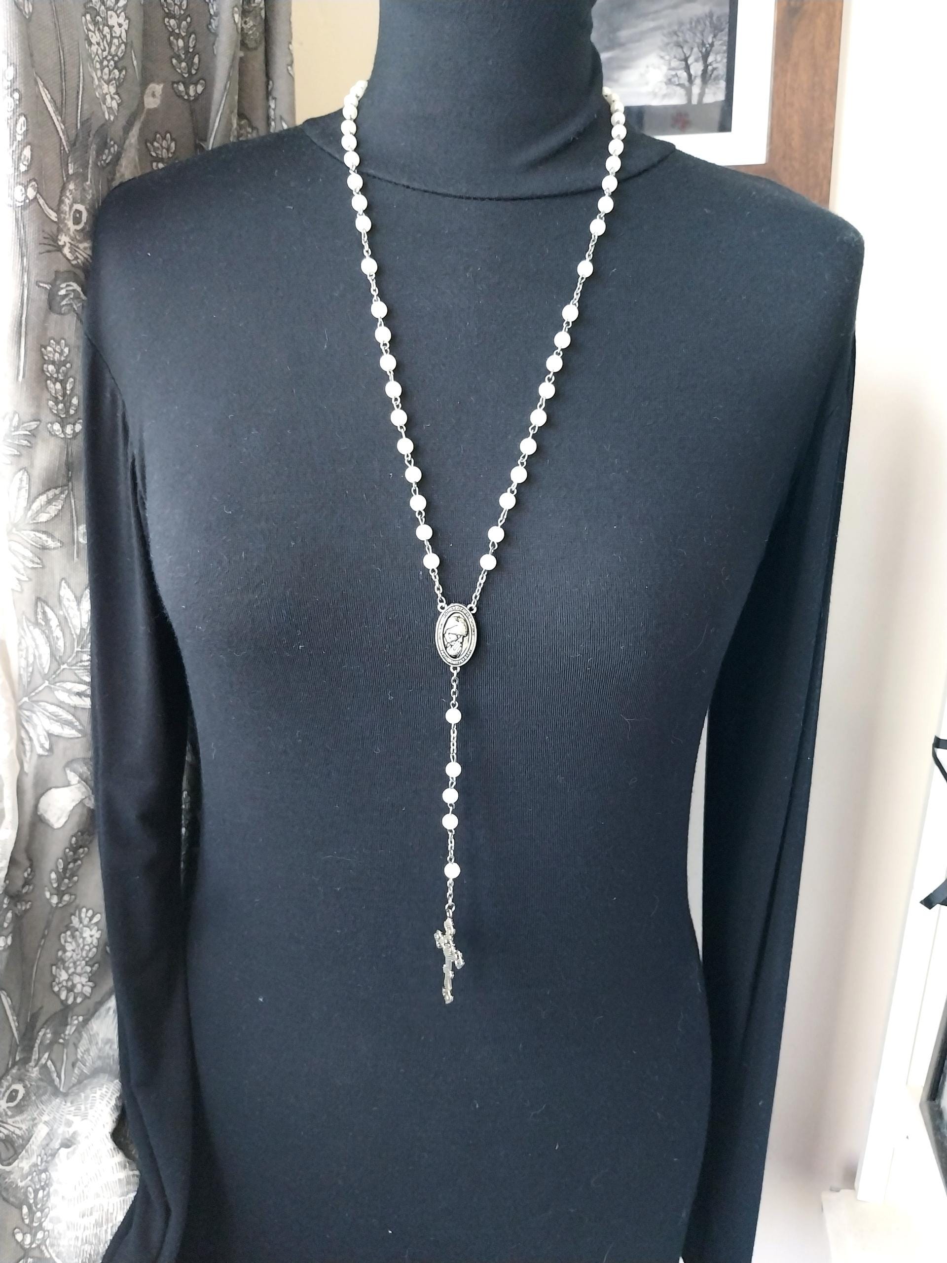 Vintage Milky White ROSARY Beads - Small Vintage Old Prayer Beads and crucifix - 28" 17g