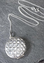 Large Silver Circular LOCKET with Four Leaf Clover Pattern on 18" Chain - 5.7g