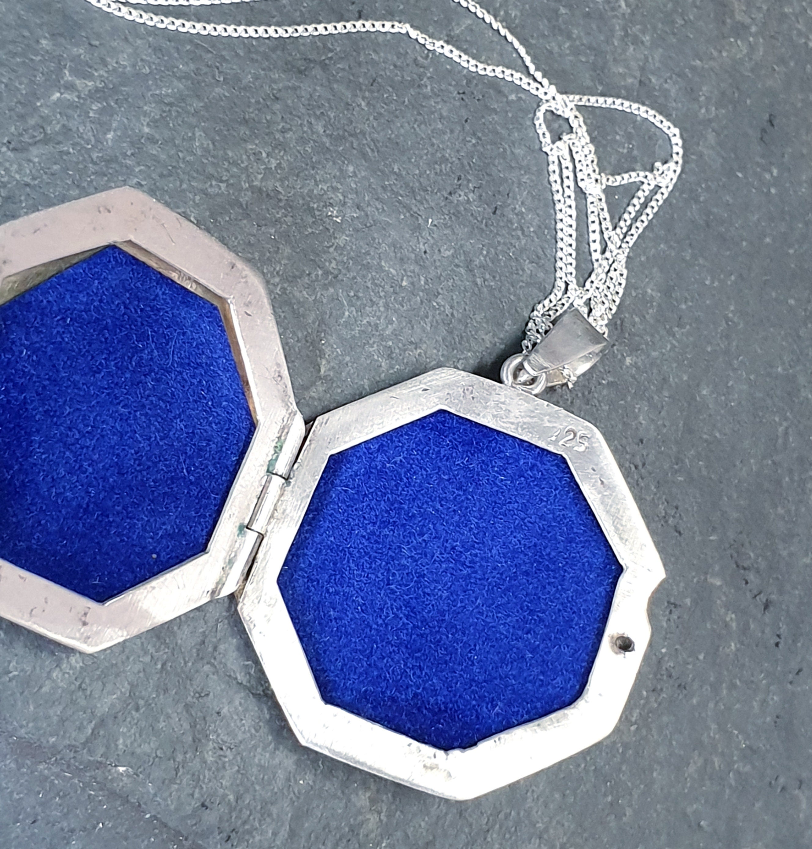 Vintage Sterling SILVER OCTAGONAL Locket on  20" Chain - 8.7g