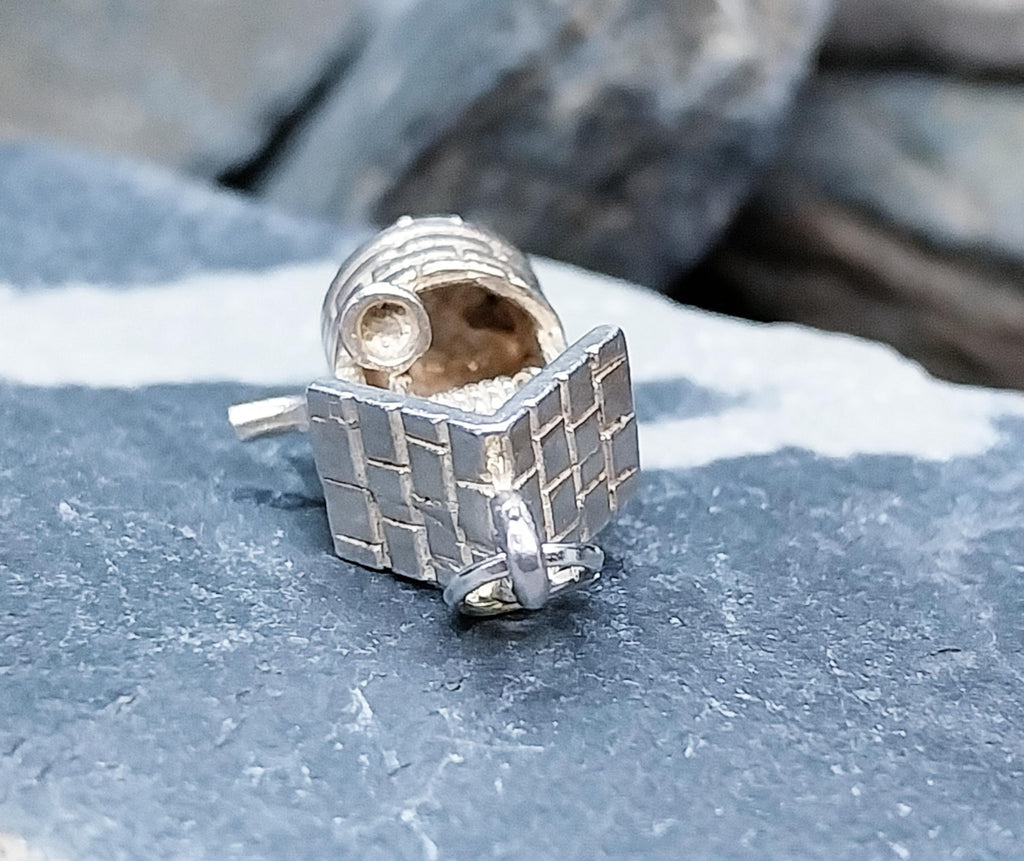 Vintage WISHING WELL Charm - Story Tale, 925 sterling silver - 2.9g