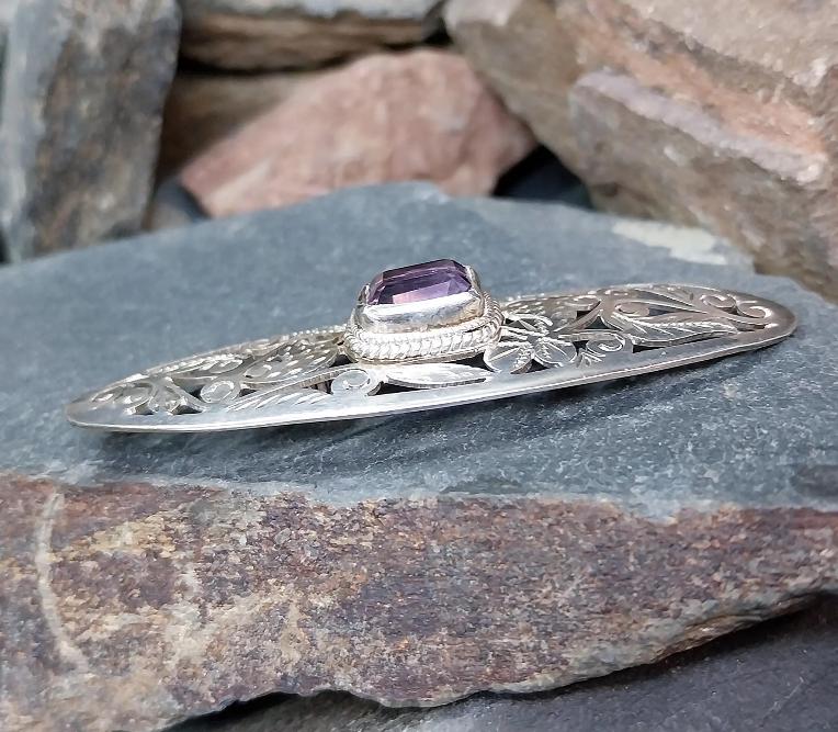 Vintage Sterling Silver BROOCH - Amethyst and shamrocks - 8.6g