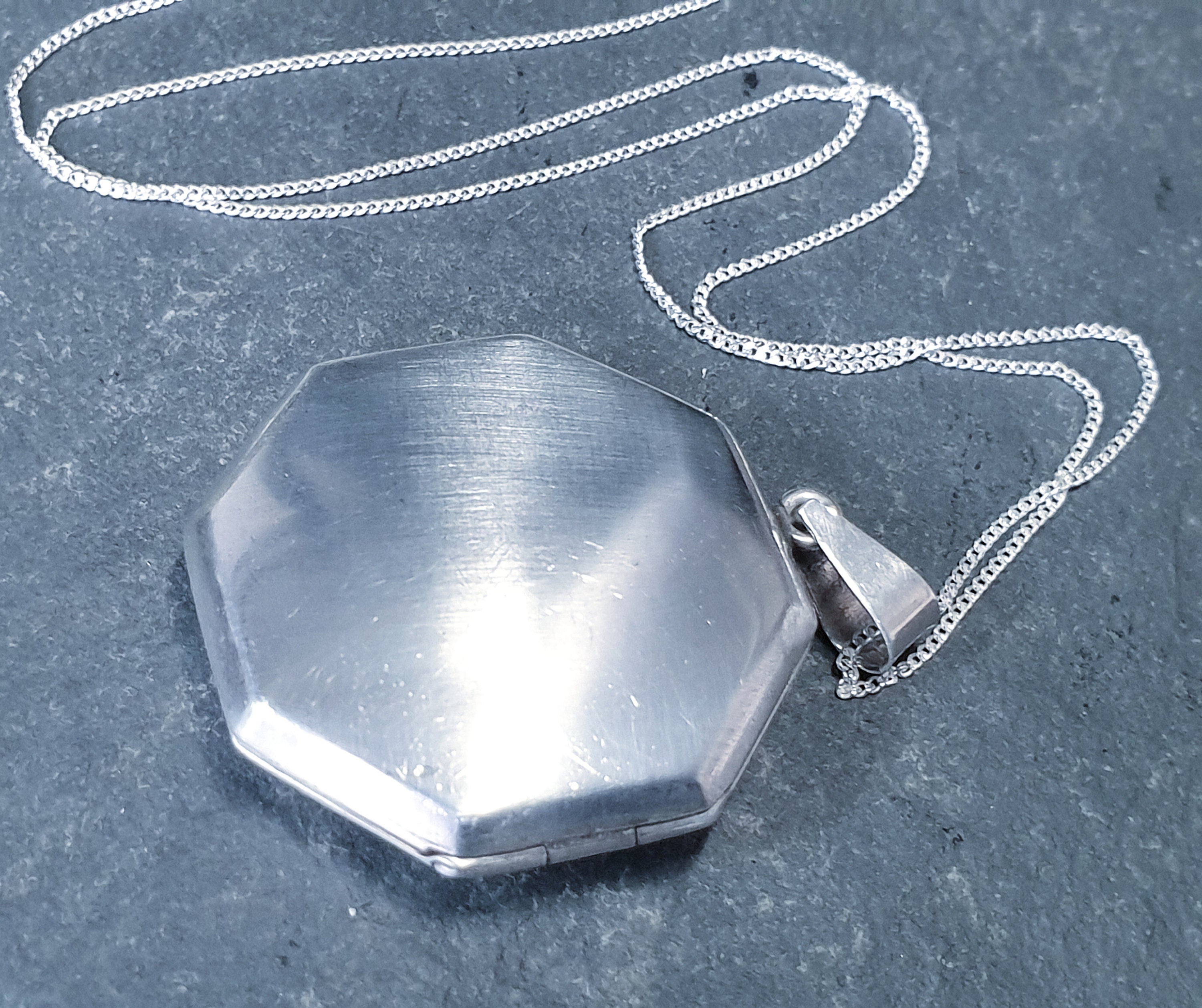 Vintage Sterling SILVER OCTAGONAL Locket on  20" Chain - 8.7g