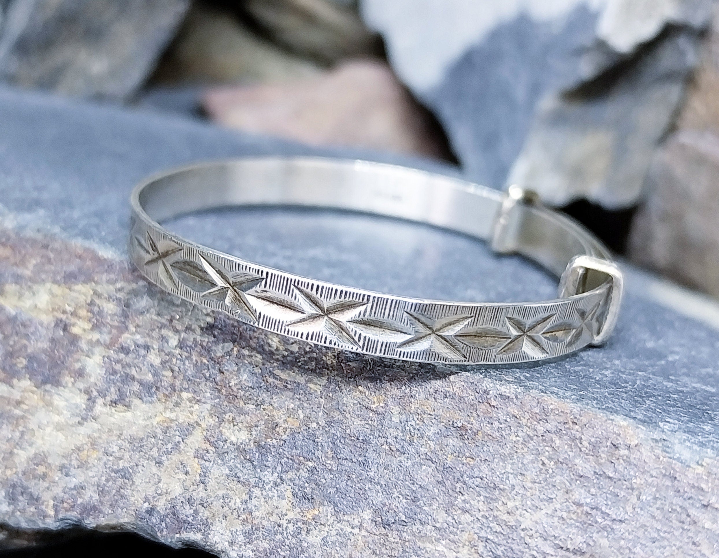 Antique BABY Silver Bangle Bracelet - Stars Design - 3.3g