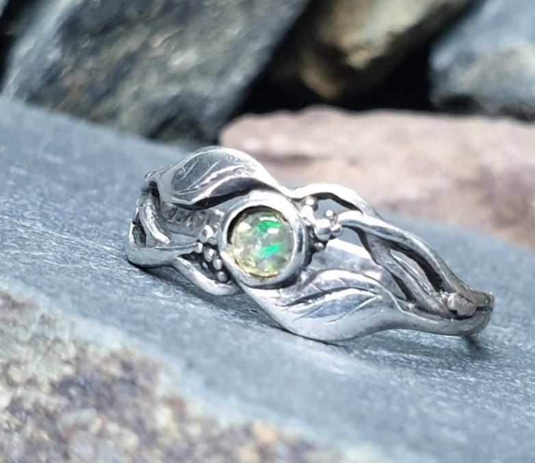 Sterling Silver Fire Opal Ring Tree of Life - uk size M (us 6) - 1.4g