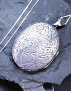 Vintage Large IVY LEAF LOCKET - Sterling Silver Hallmarked with 24" Chain - 11.5g