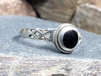 SILVER CELTIC RING - with Black Onyx stone - Size R (us size 8.5) - 2.4g