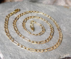 Vintage 9ct GOLD FIGARO Flat Curb CHAIN Necklace - 18" - 6.5g