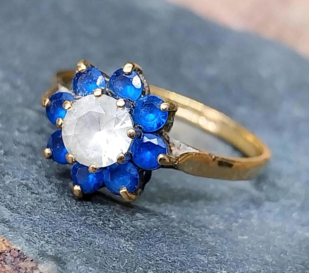 Vintage 9ct GOLD Ring - Blue Flower Cluster - UK Size P (us 7.5) - 1.7g