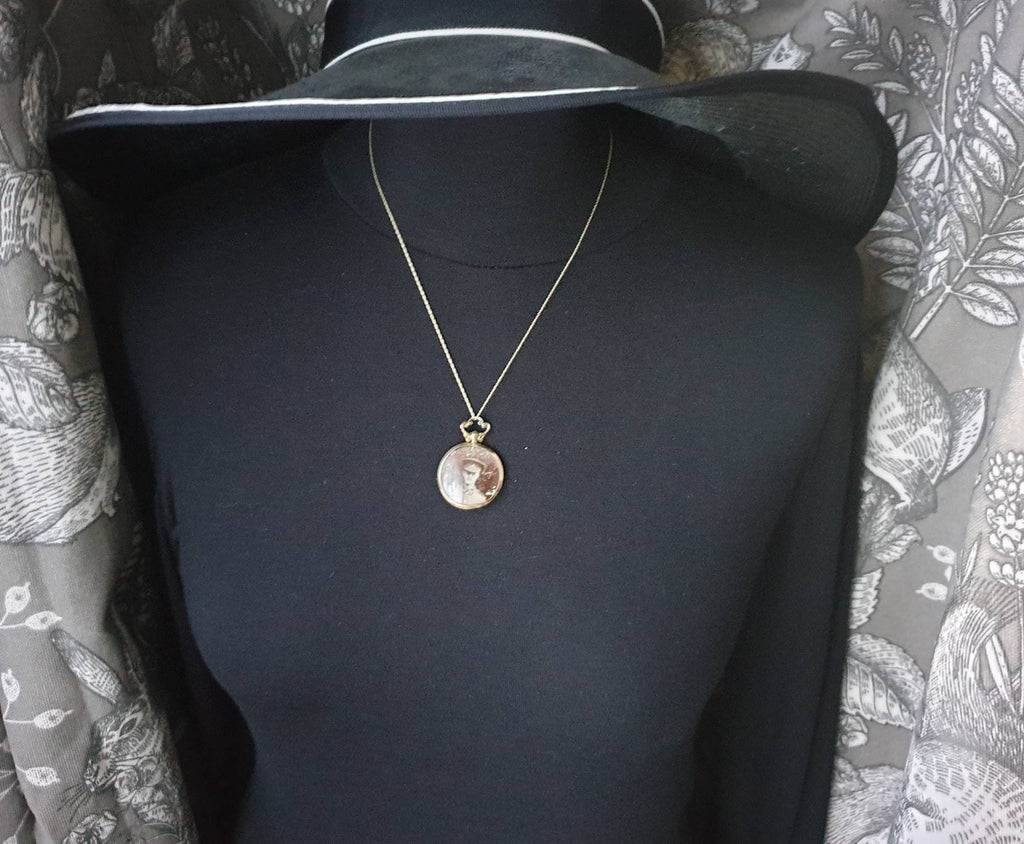 Victorian 9ct Gold Photo Locket Fob / Pendant on 20" chain - Circa 1887  - 4.2g