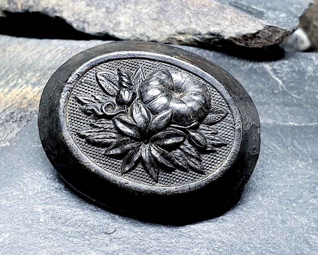 Antique Victorian Vulcanite Brooch with flowers - 10.4g