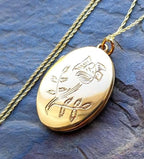 Beautiful vintage 9ct GOLD Single Rose Locket on 20" Chain - 6.7g