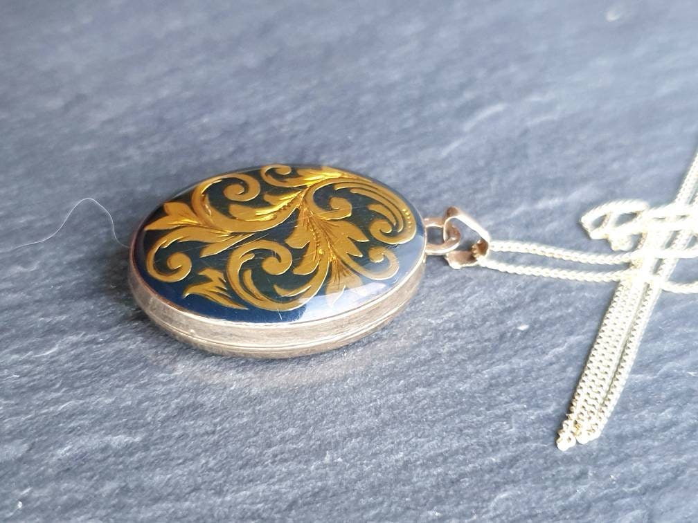 9ct GOLD and BLUE ENAMEL Scroll Locket Necklace & 18" Chain - 2.7g