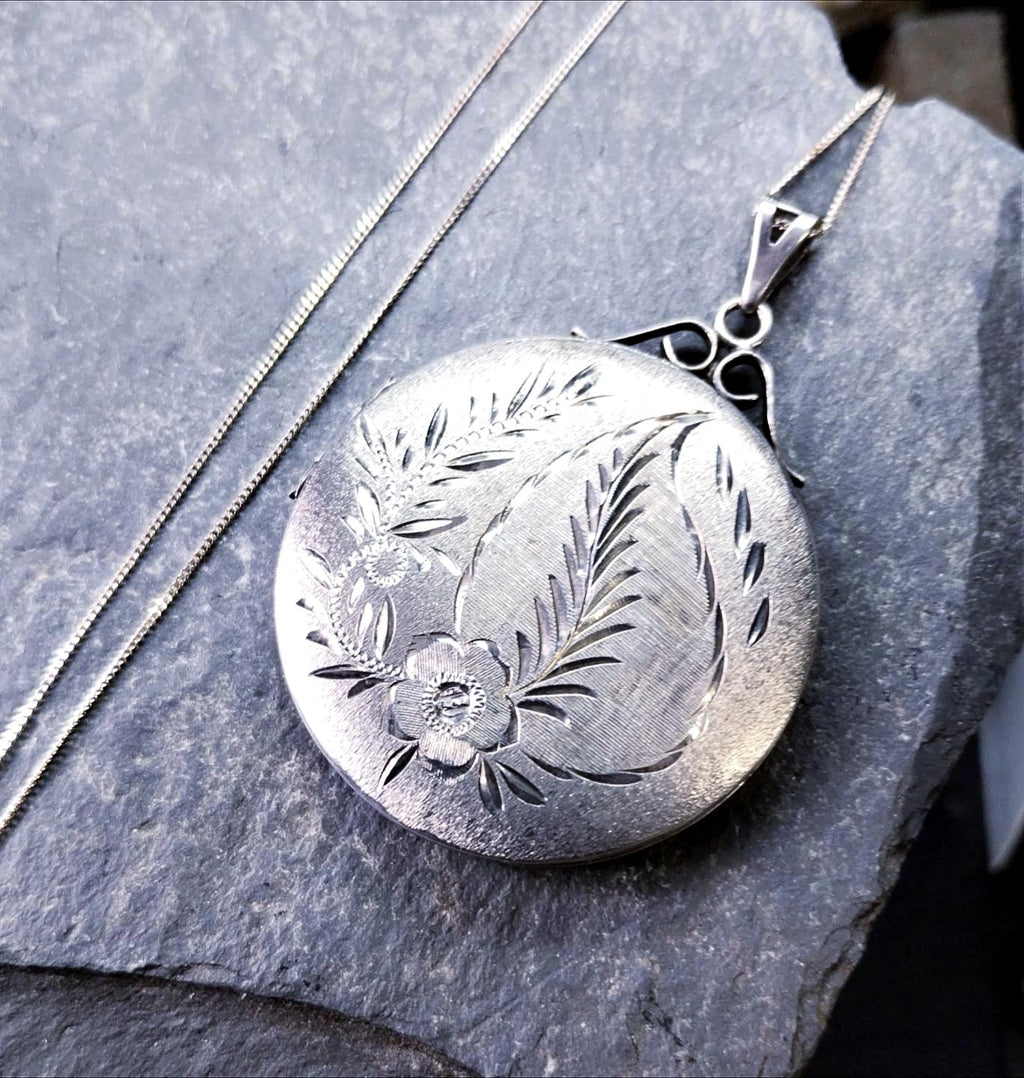 HUGE XL Sterling Silver Circular LOCKET Necklace -  on 24" Chain - 16.7g