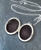 Vintage OVAL SILVER LOCKET - Fauna Pattern with 20" Chain - 6g
