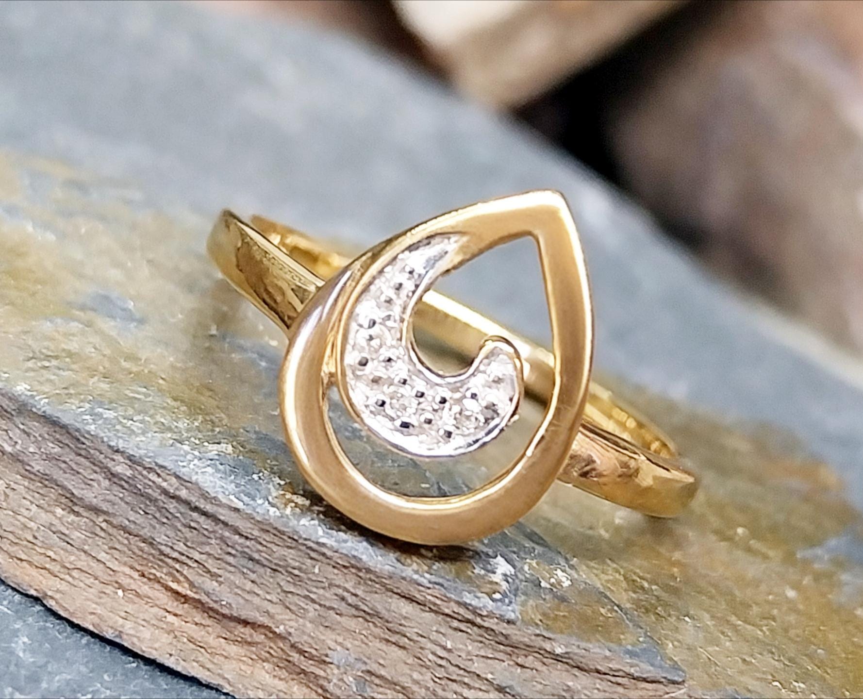 Vintage 9ct GOLD Teardrop Diamond RING - Size UK P 1/2 (us 8) - 1.9g