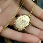 Antique 9ct Gold Oval LOCKET - Ivy Leaf design on 20" Chain - 5.4g
