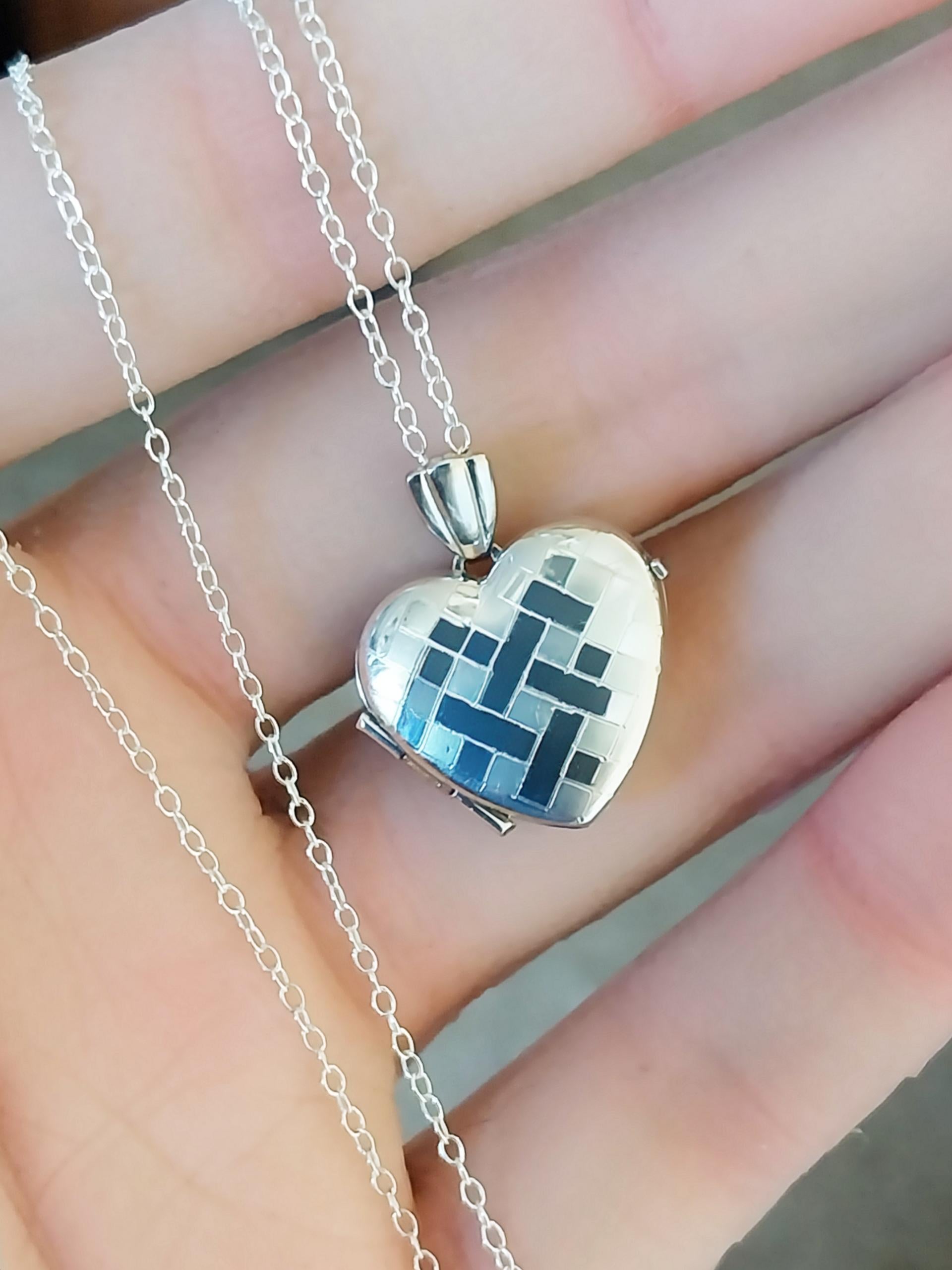 Sterling Silver Heart Locket - Small Criss Cross Pattern  on 18" Chain - 2.4g
