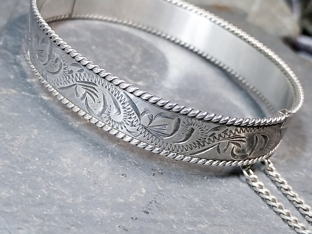 Vintage Sterling SILVER BANGLE Bracelet - c 1979 - 24.5g